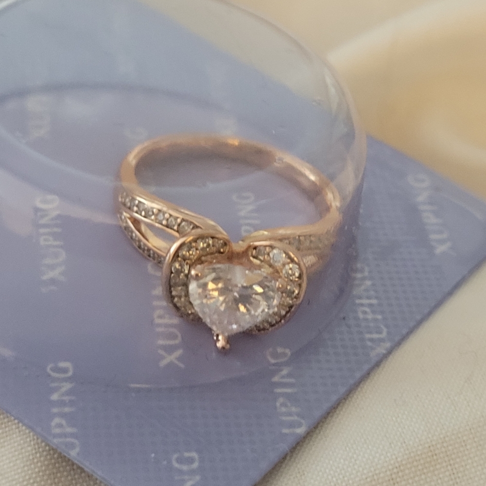 Beautiful Ring Brand New size 7